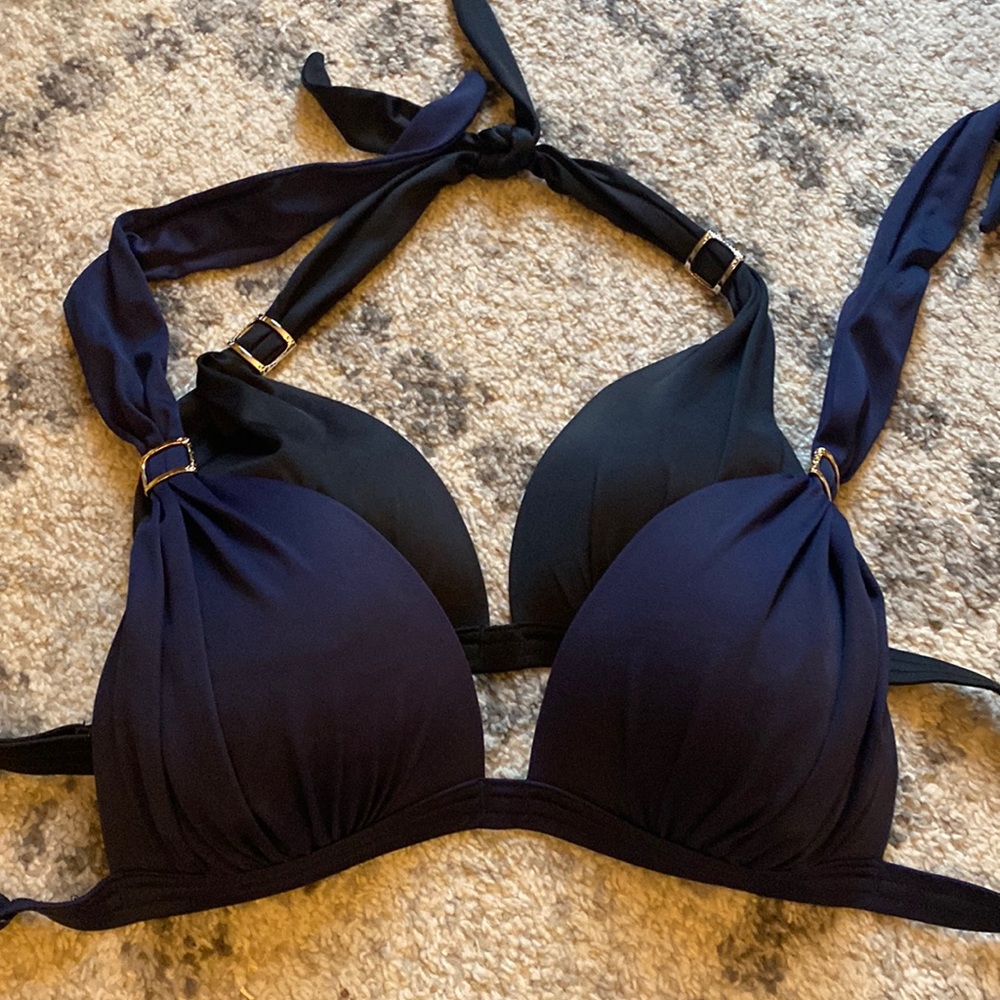Bikini tops, same style, black and navy